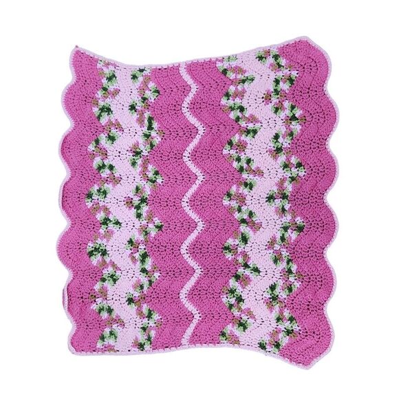 Handmade Baby Blanket Pink 32x28 Scalloped Edge Pink Green Floral - Picture 1 of 5